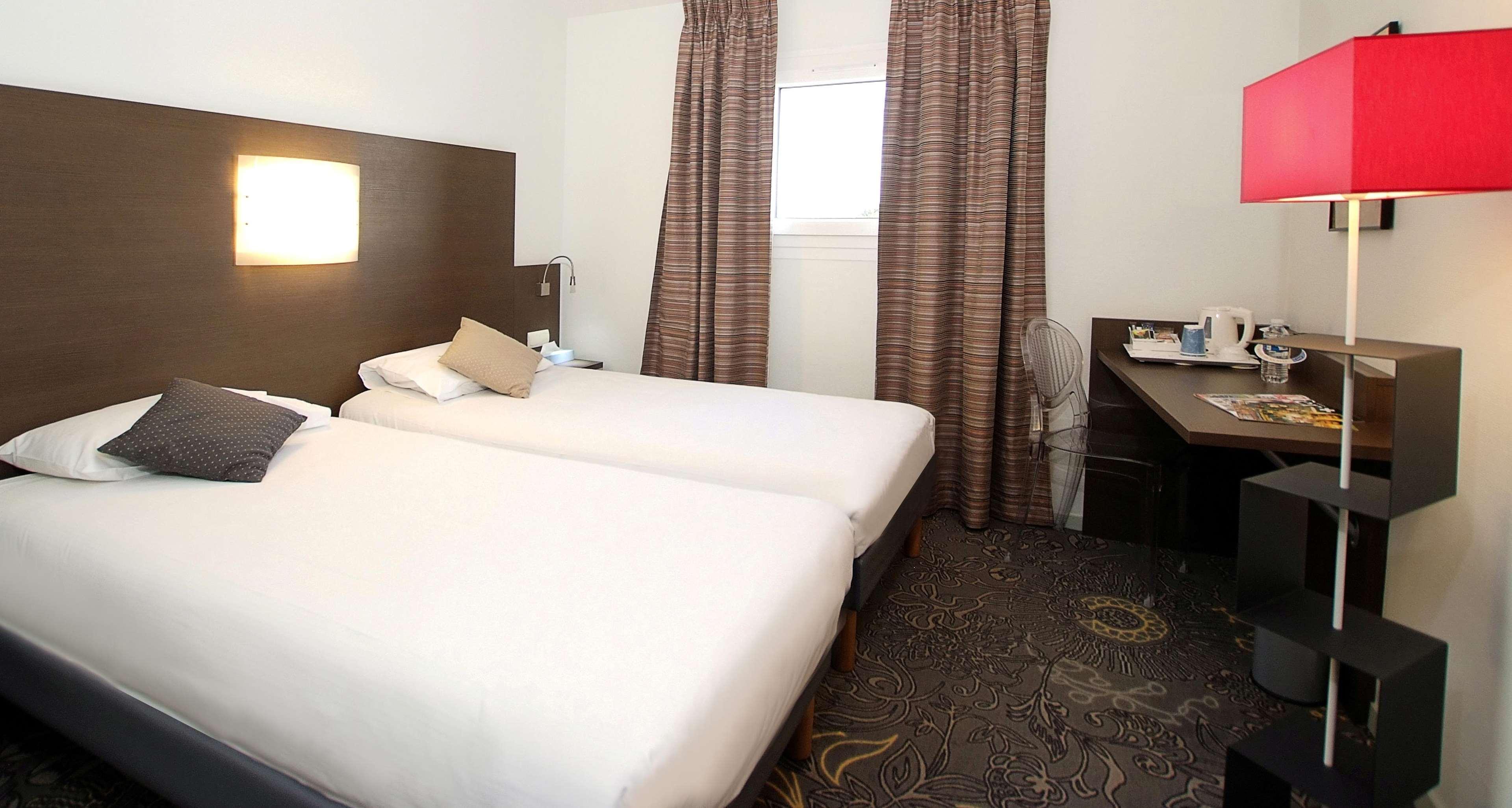 Hotel Kyriad La Rochelle Centre Ville Esterno foto