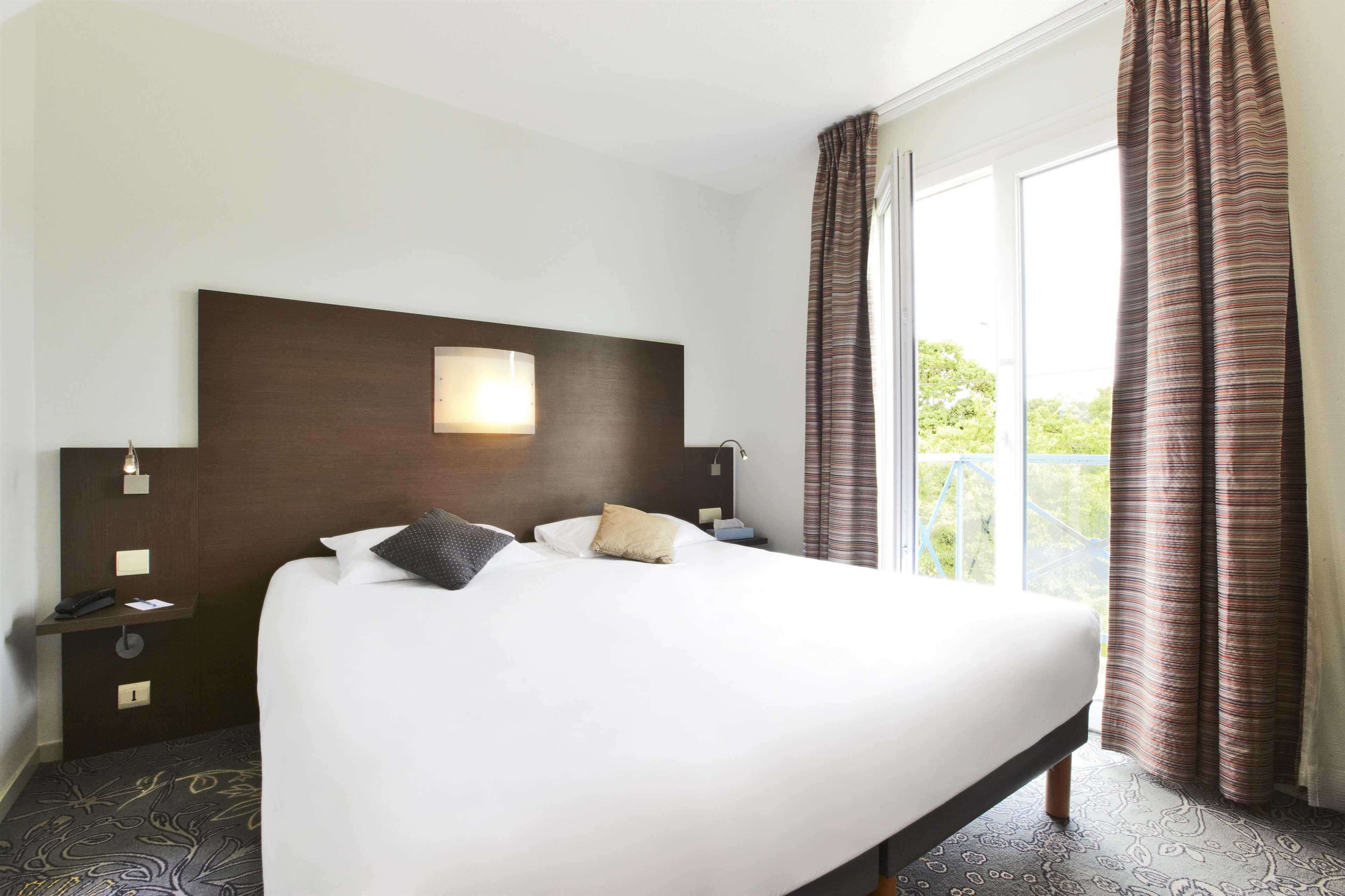 Hotel Kyriad La Rochelle Centre Ville Esterno foto