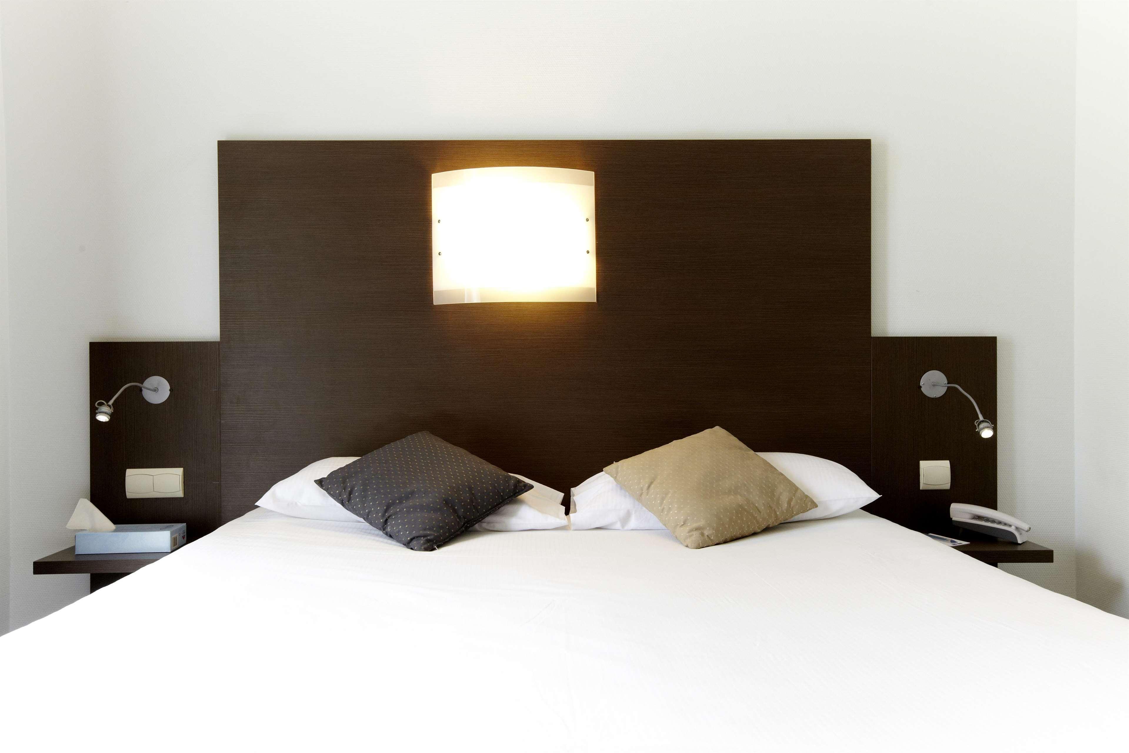 Hotel Kyriad La Rochelle Centre Ville Esterno foto