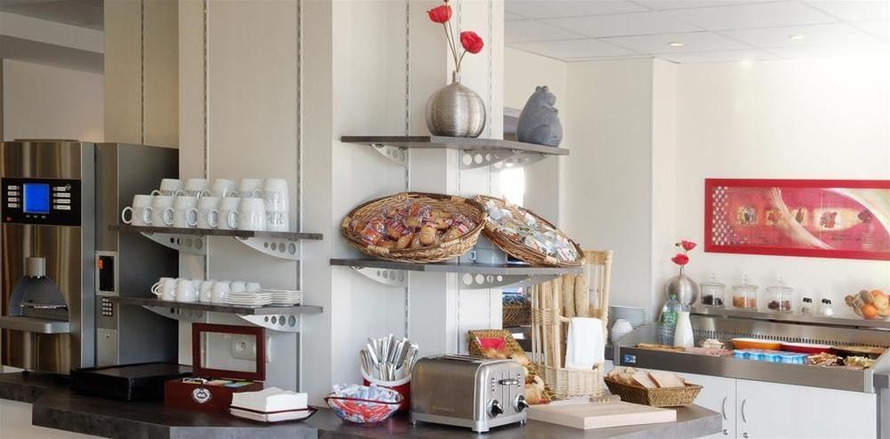 Hotel Kyriad La Rochelle Centre Ville Esterno foto