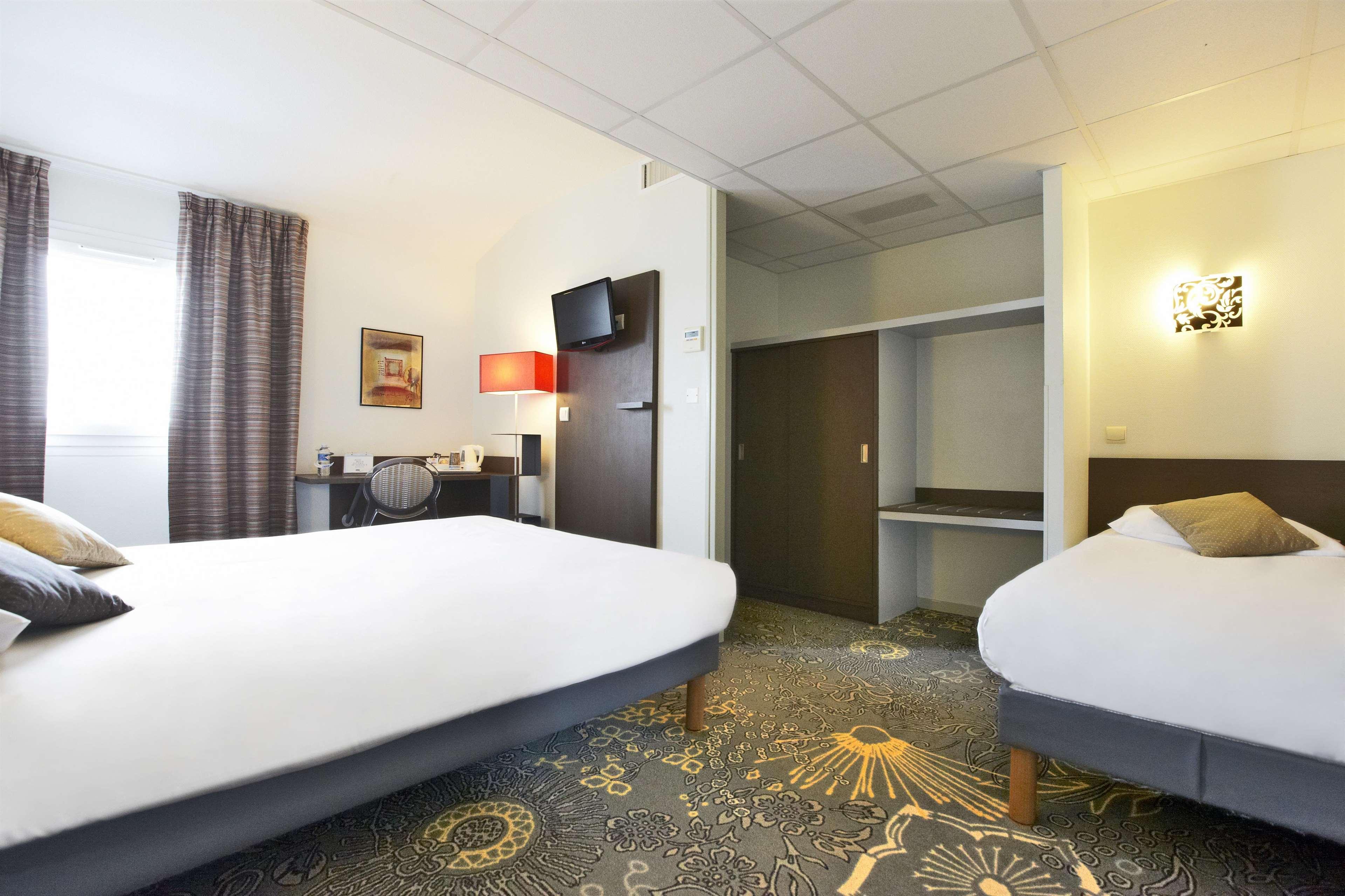 Hotel Kyriad La Rochelle Centre Ville Esterno foto