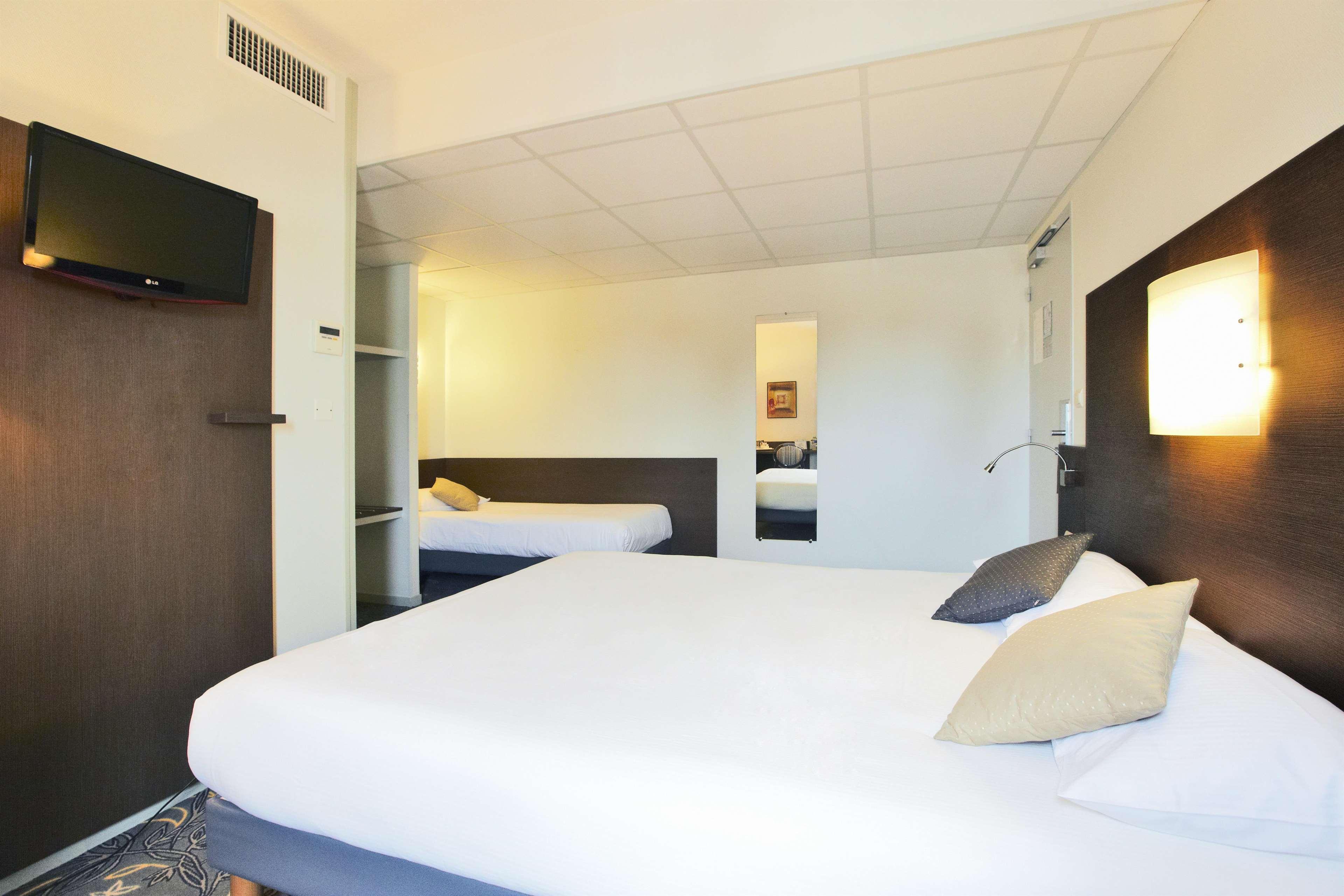 Hotel Kyriad La Rochelle Centre Ville Esterno foto